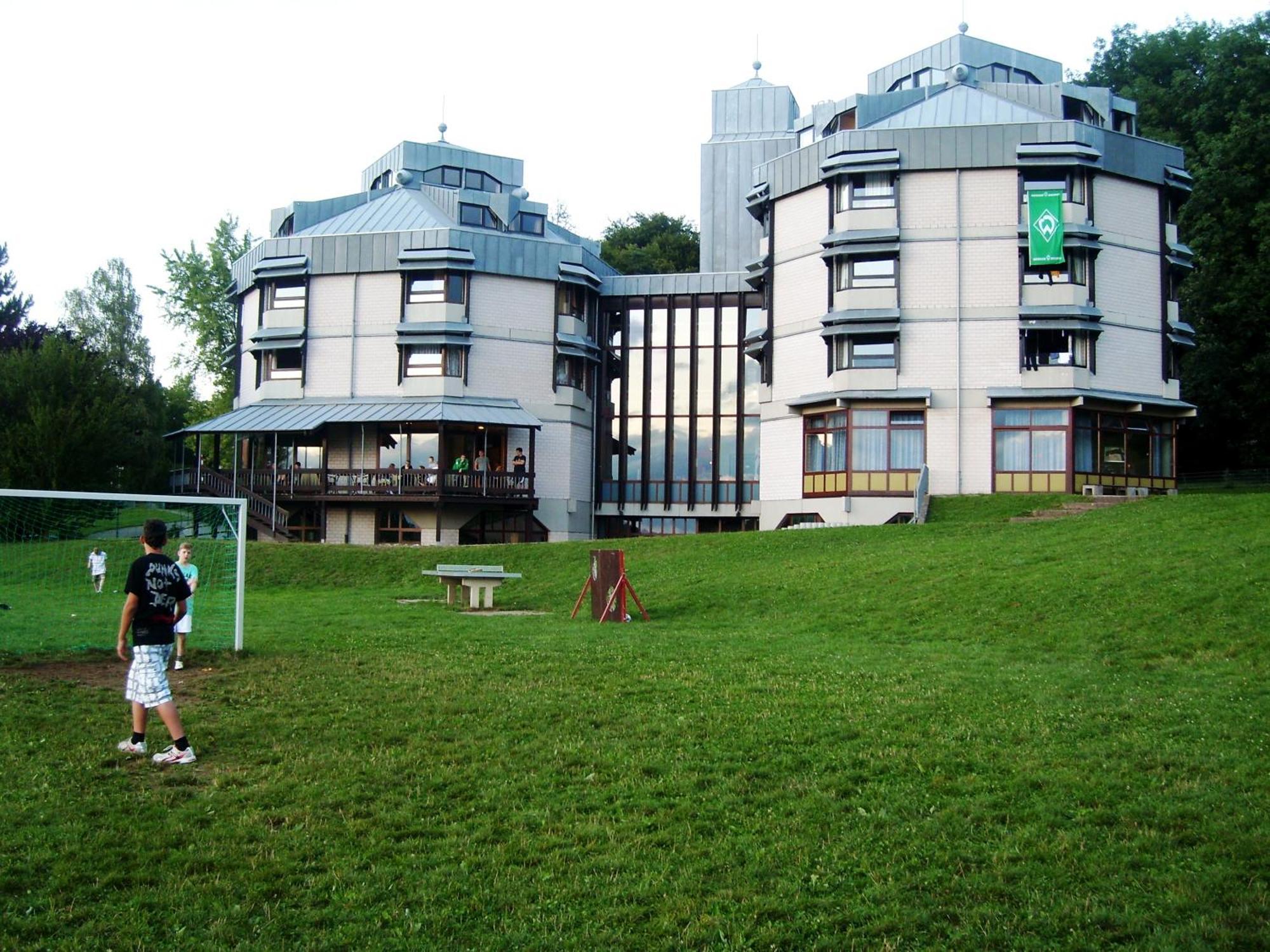 Hellmut-Wassmer-Jugendherberge Loerrach Exterior foto