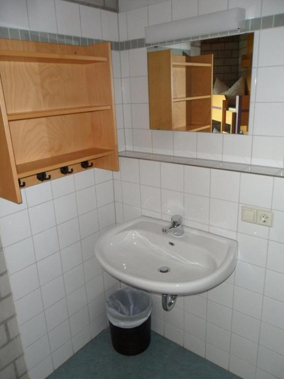 Hellmut-Wassmer-Jugendherberge Loerrach Habitación foto