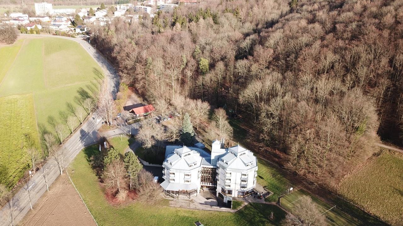 Hellmut-Wassmer-Jugendherberge Loerrach Exterior foto