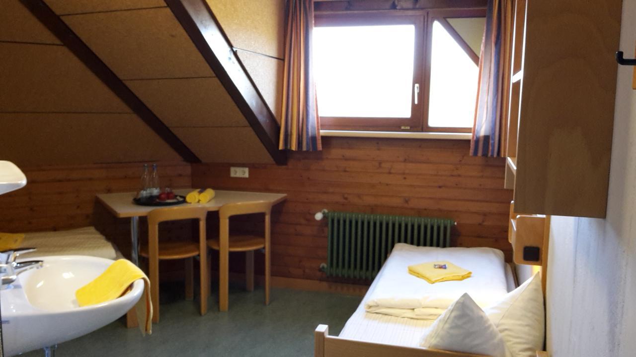Hellmut-Wassmer-Jugendherberge Loerrach Exterior foto